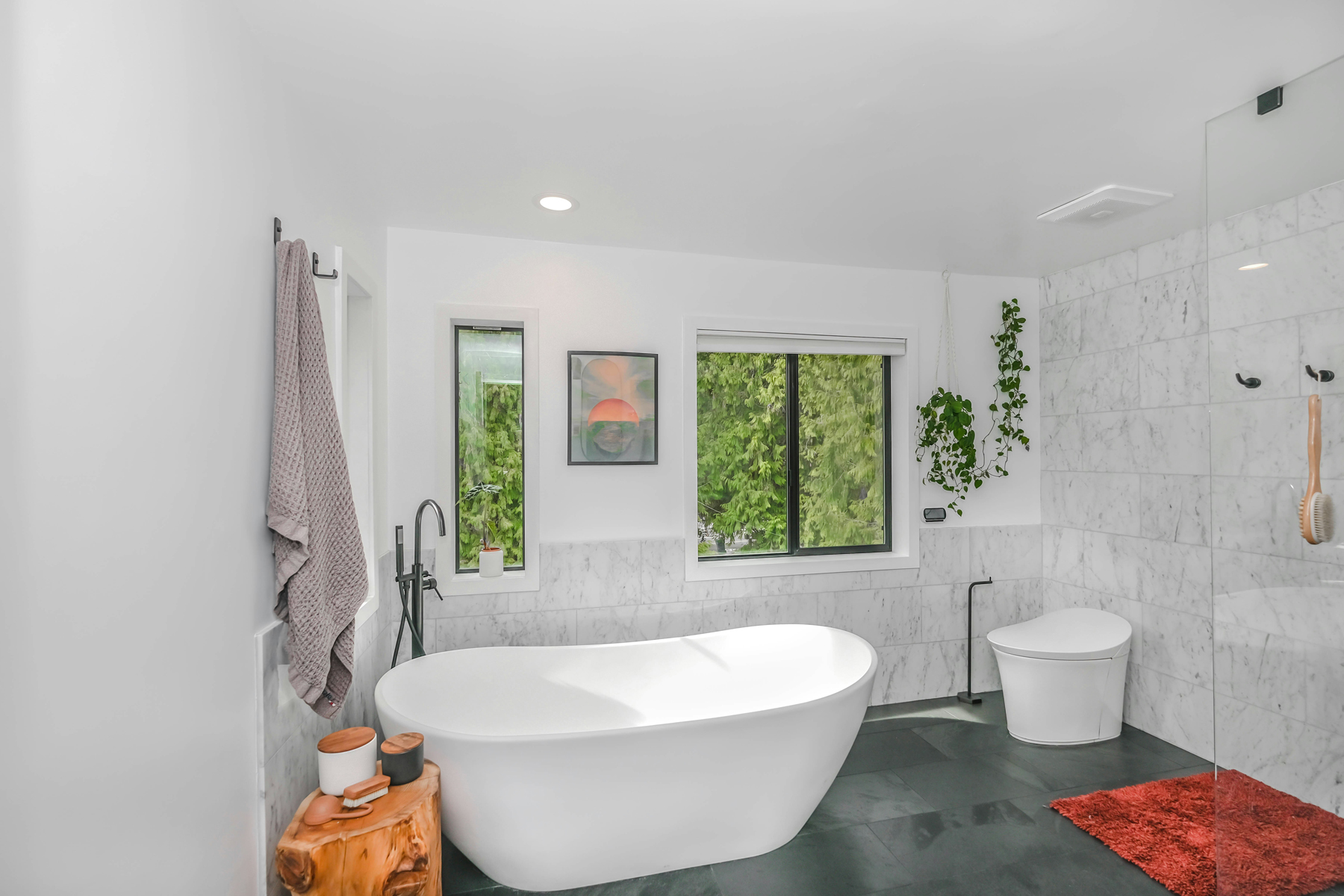 Badewanne mit Reinigungstuch