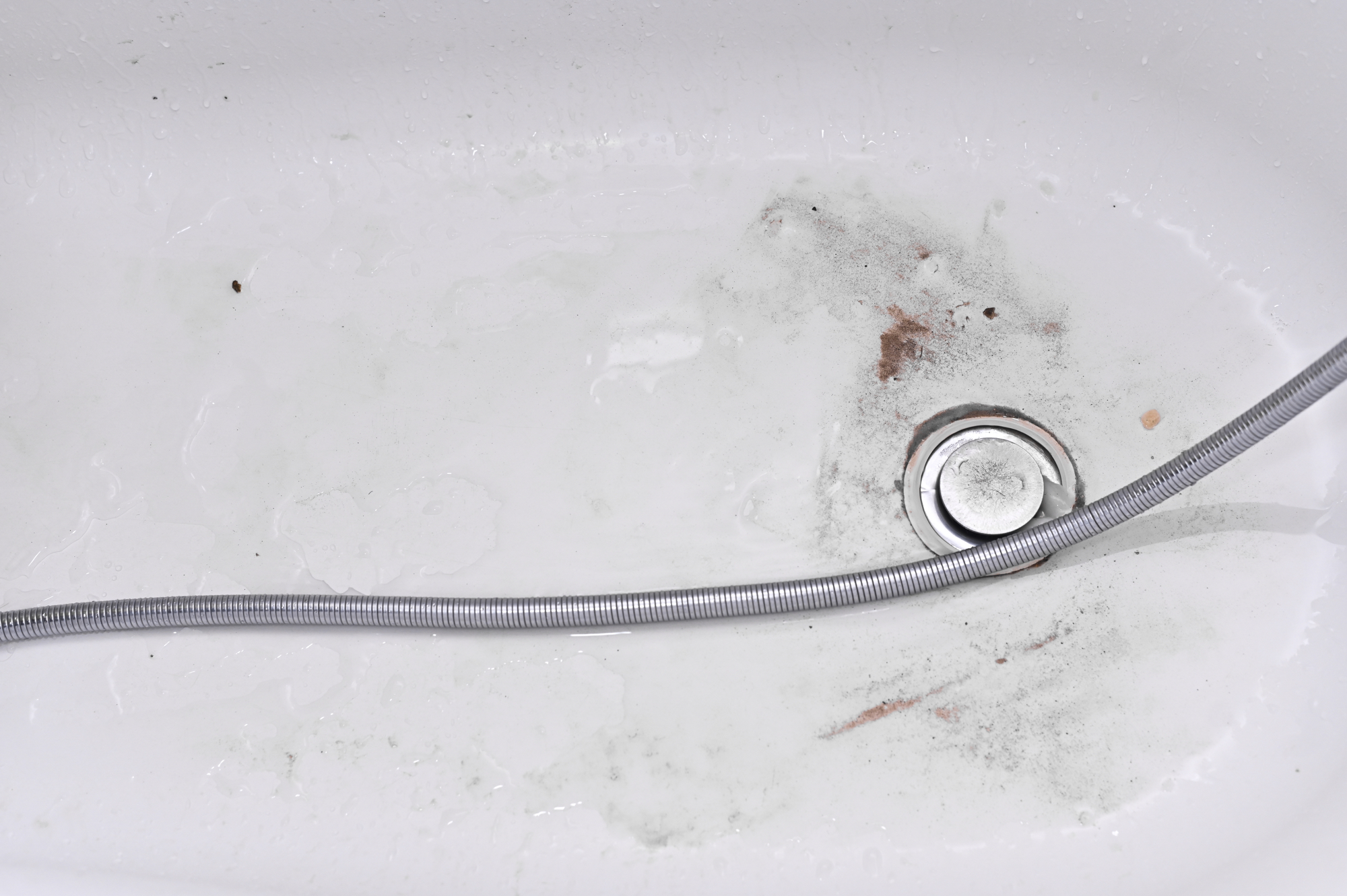 Stinkender Abfluss in der Badewanne
